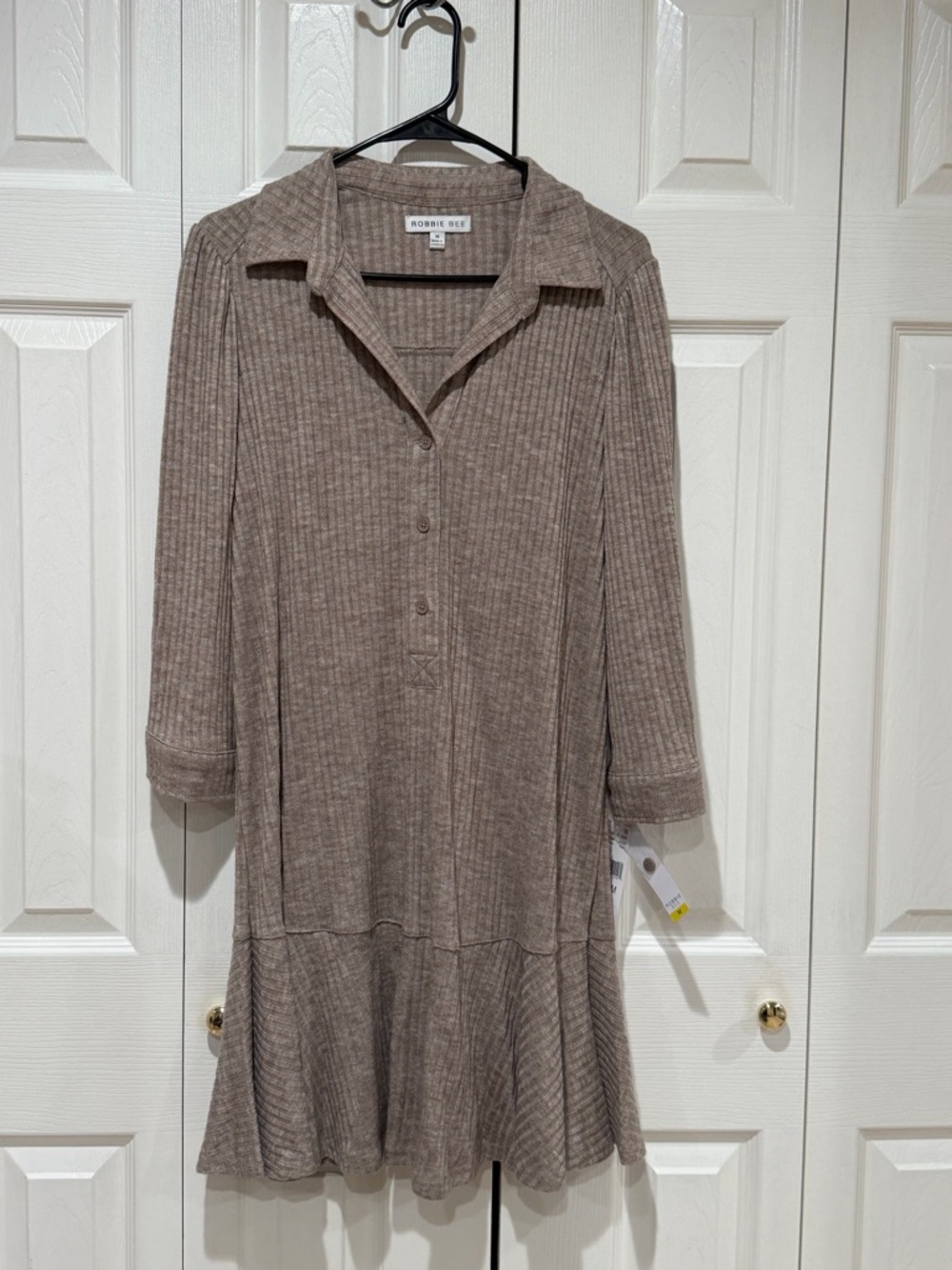 Robbie Bee Ribbed Knit Top in Beige
